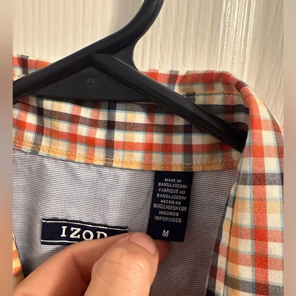 Men’s Izod plaid button up - Picture 2 of 6